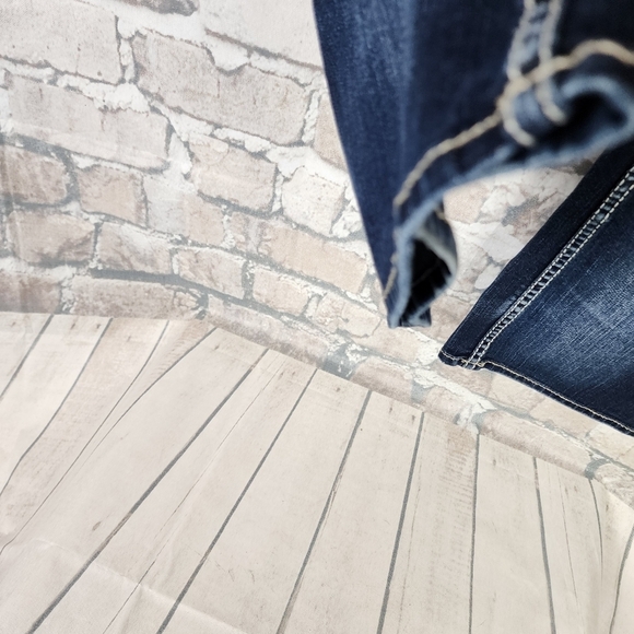 Silver Jeans Tuesday Low Rise Factory Fade Whiskered Size W29/L33 Dark Wash - Picture 15 of 16